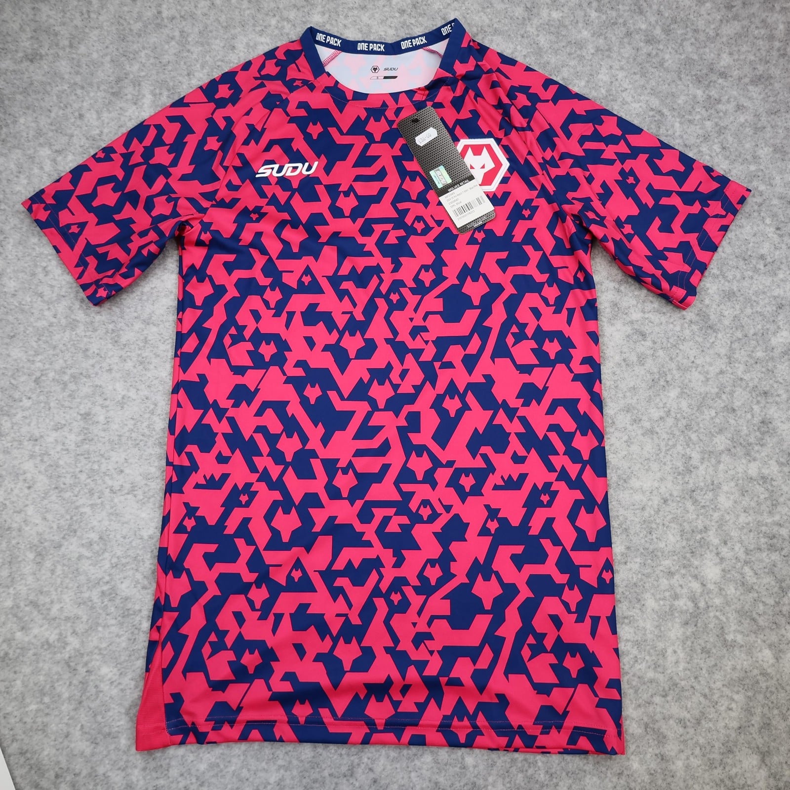 Wolverhampton Wanderers Training Shirt Mens Small Pink 2024 2025 Football SUDU
