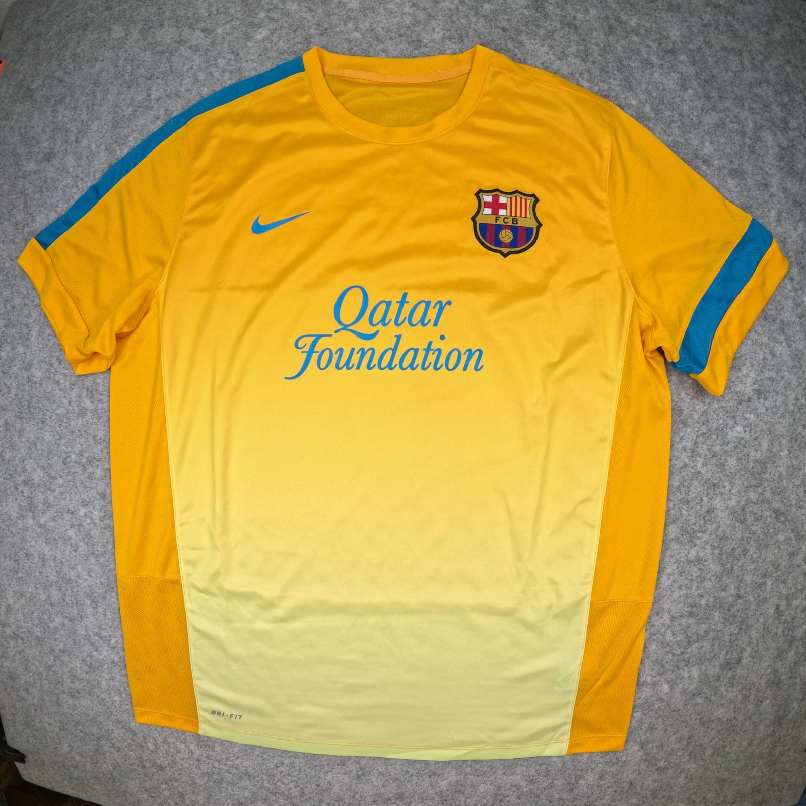 Barcelona Football Shirt 2XL Yellow 2013 2014 Training Kit Nike Soccer Jersey