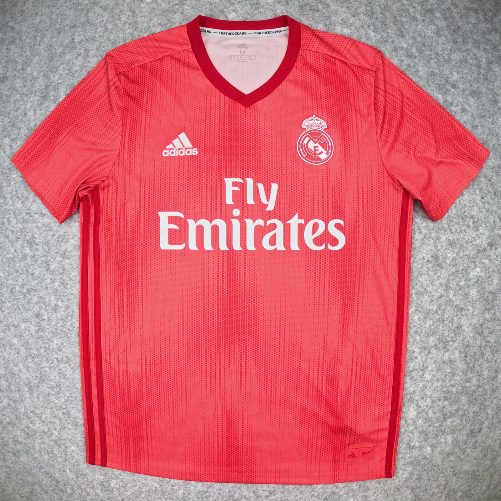 Real Madrid Football Shirt Medium Red Third 2018-19 adidas Parley Soccer Jersey