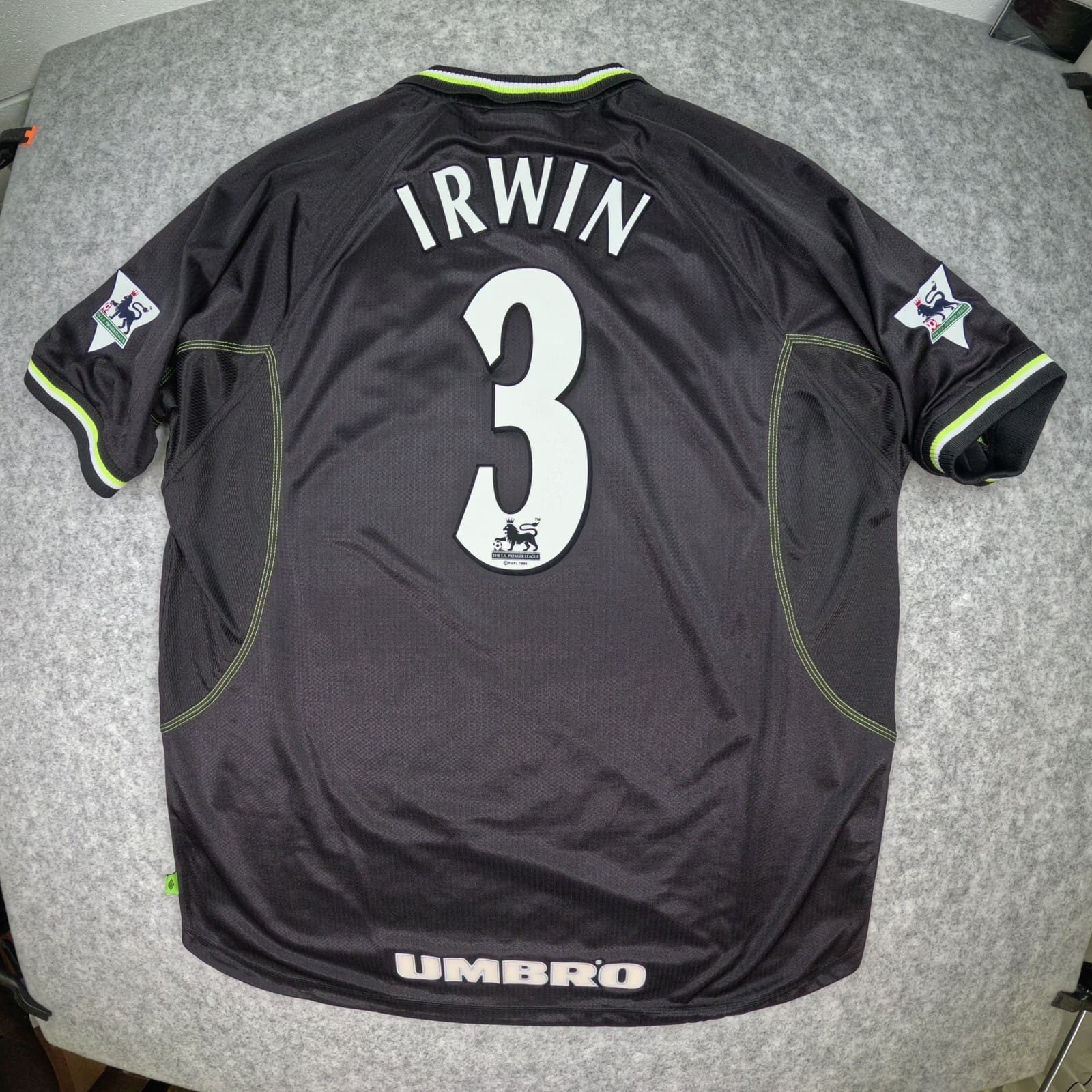 Manchester United Football Shirt 2XL 1998 1999 Black Umbro Irwin 3 Soccer Jersey