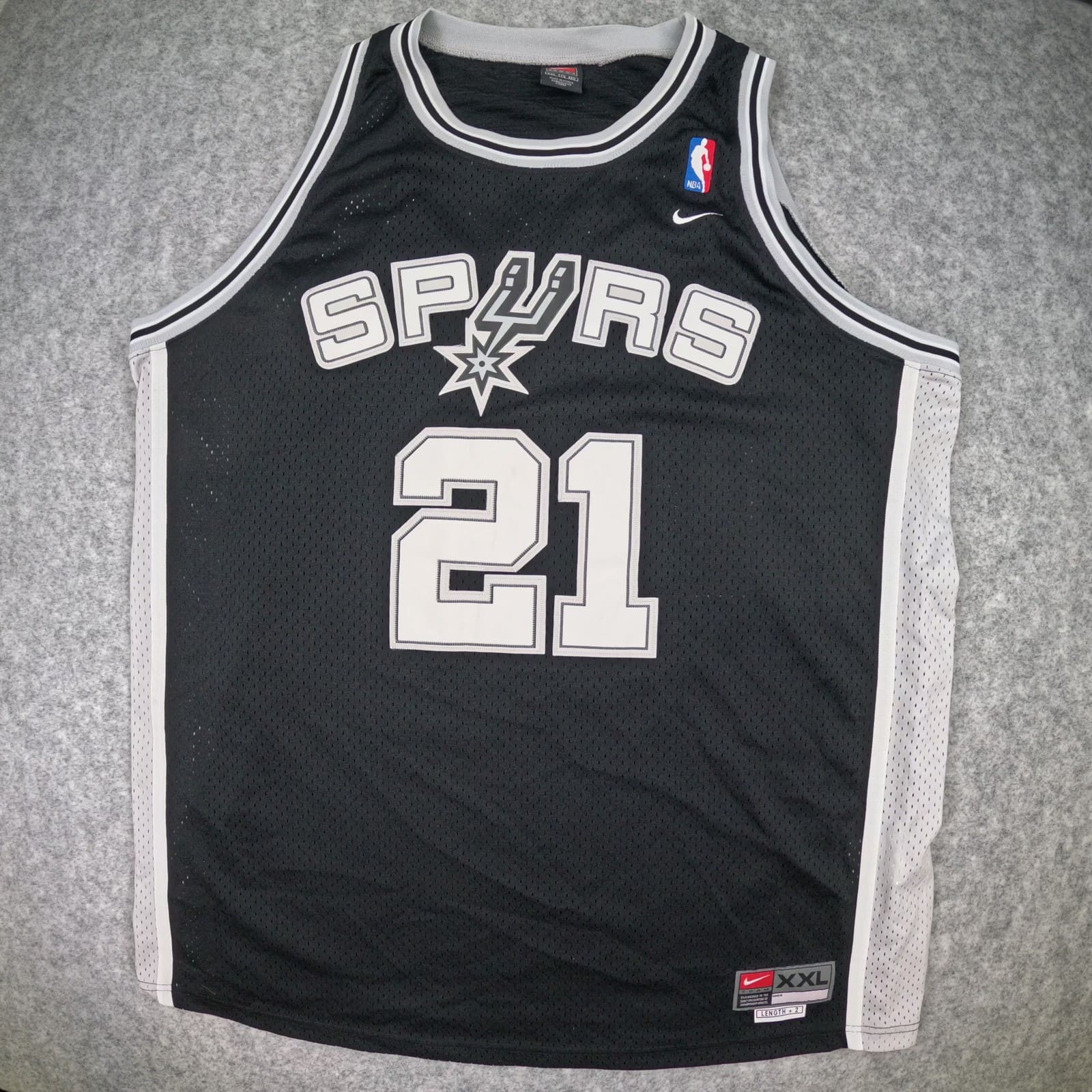 Vintage San Antonio Spurs Basketball Jersey 2XL Black Nike Tim Duncan 21 90s